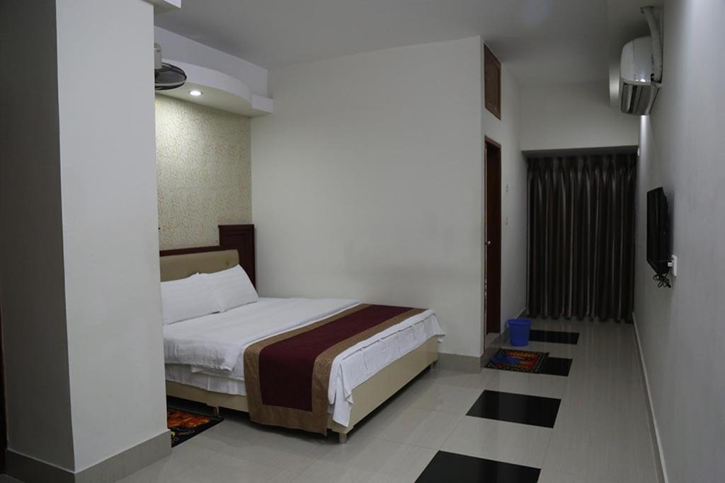 Hotel City Plaza Jessore Buitenkant foto