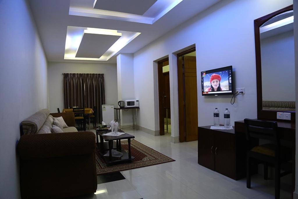 Hotel City Plaza Jessore Buitenkant foto